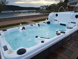 Fiberglass Spa Pool Manufacturer in Faridabad